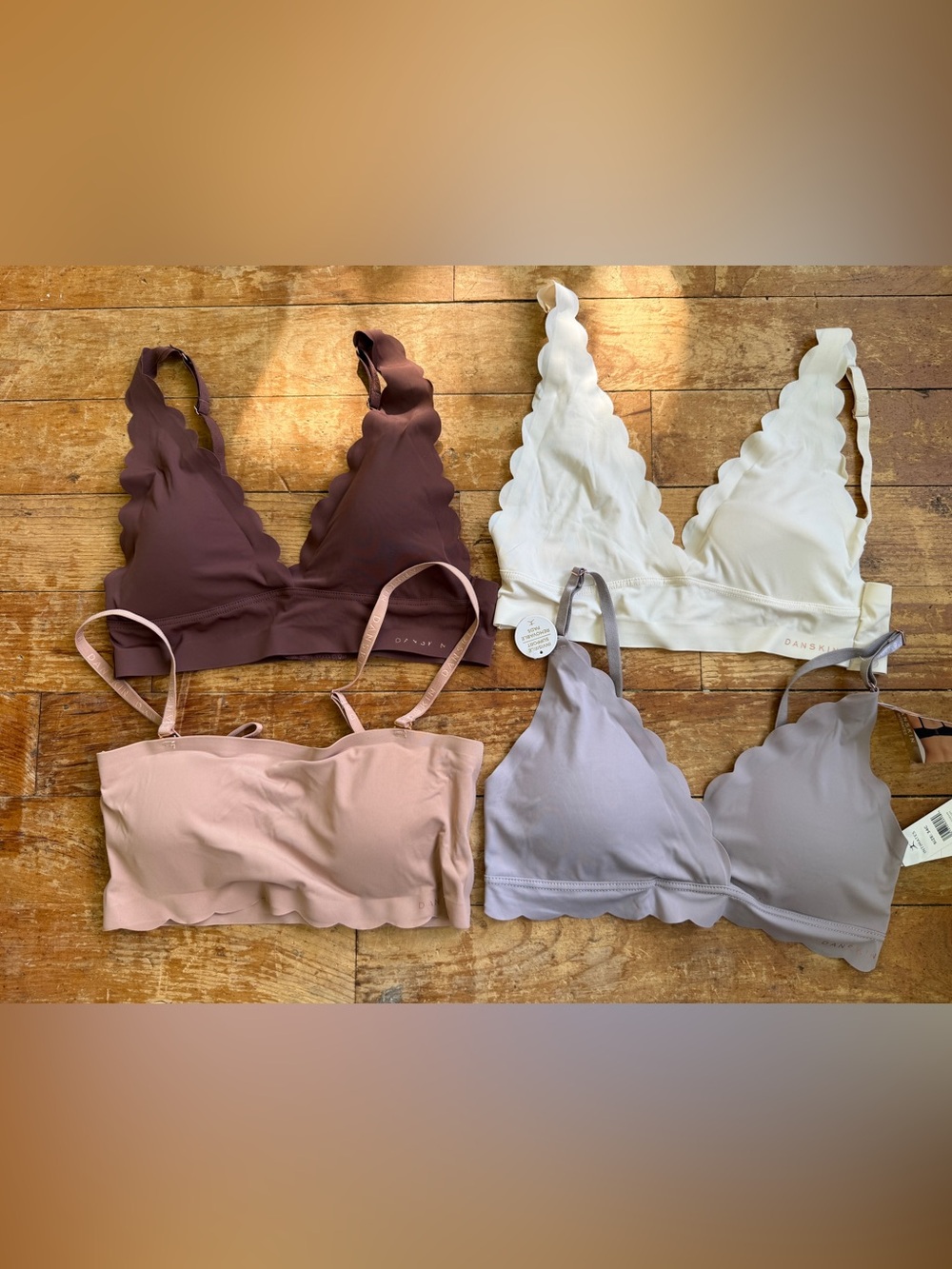 Danskin scalloped bra lot